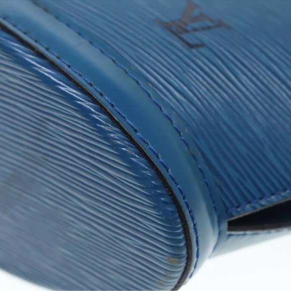 Auth Louis Vuitton Blue Epi Tote, gently loved in Good condition 😍🇫🇷 Final
price - Picture 13 of 17